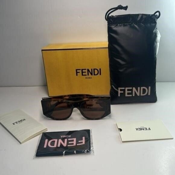 New 💯Authentic FENDI Baguette FE40109I 55E Sunglasses - Picture 7 of 11
